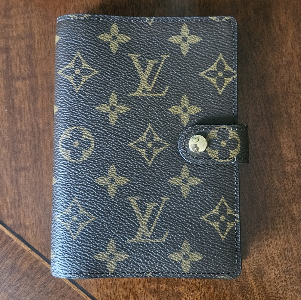 Louis Vuitton Agenda In EUC. Microchipped